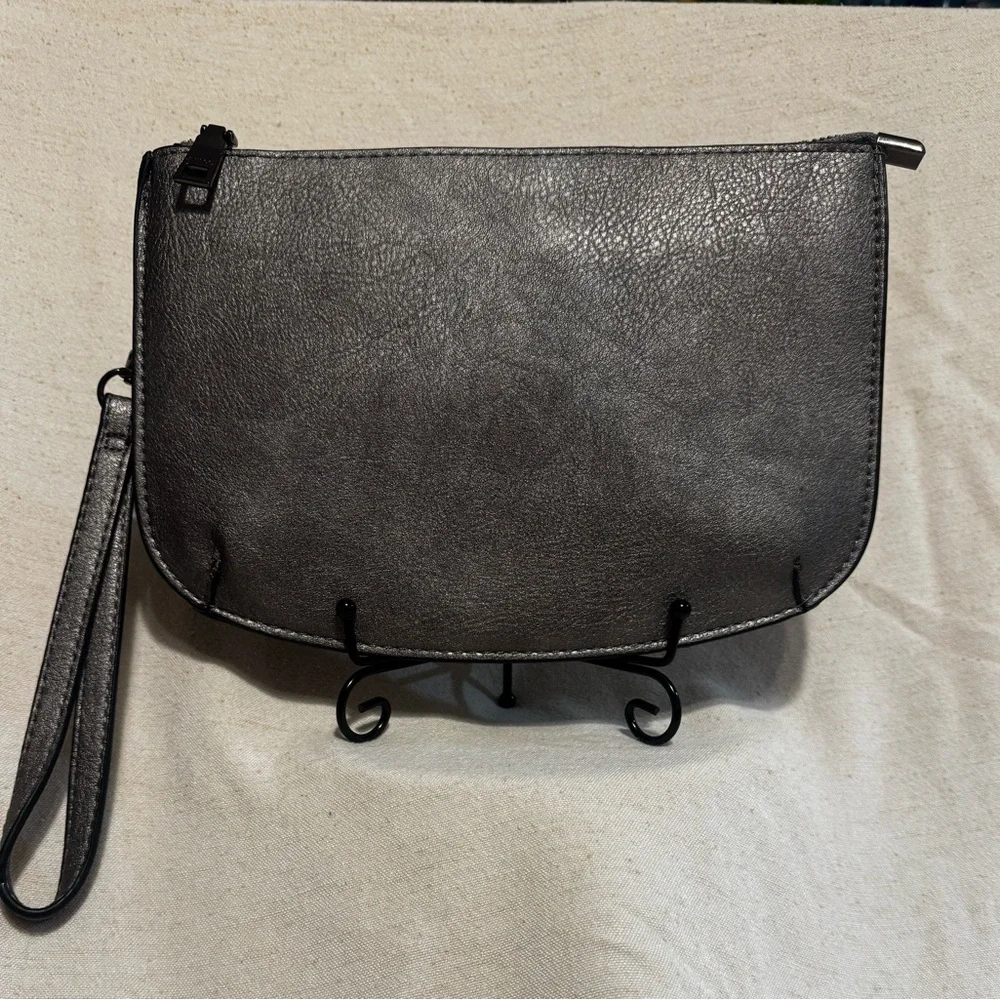 Jen & Co Pewter Vegan Leather Wristlet Zip Clutch